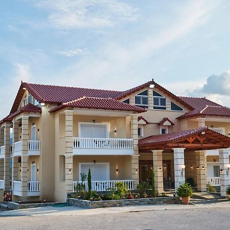 Famissi Suites 2 Kalampaka Exteriör bild