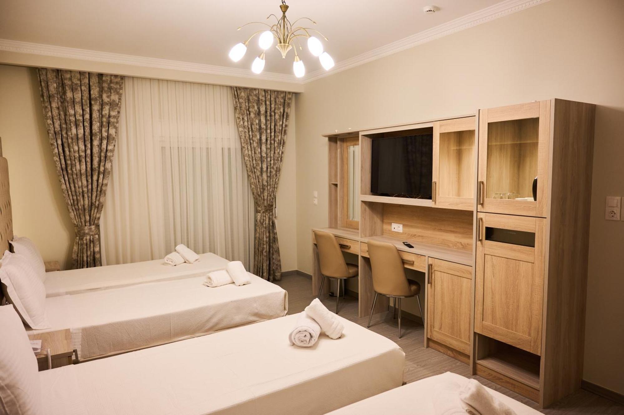 Famissi Suites 2 Kalampaka Exteriör bild