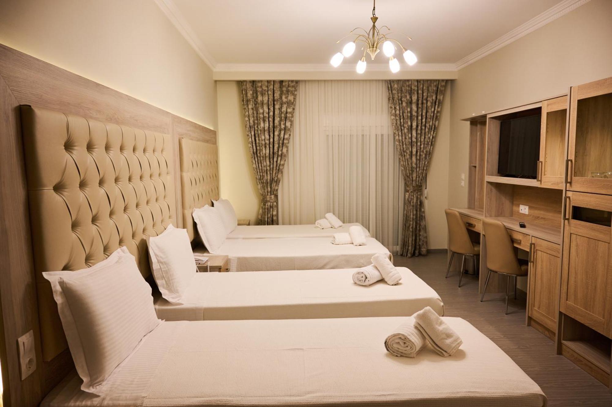Famissi Suites 2 Kalampaka Exteriör bild